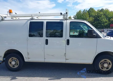 2016 Chevrolet Express 2500 Work Van z USA, uszkodzony, nr VIN 1GCWGAFF8G1333073